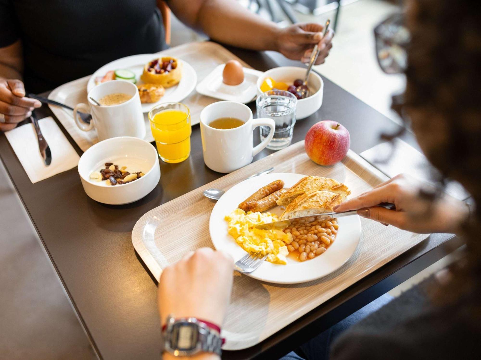 Ibis Styles Brussels Centre Stephanie Hotel 3*