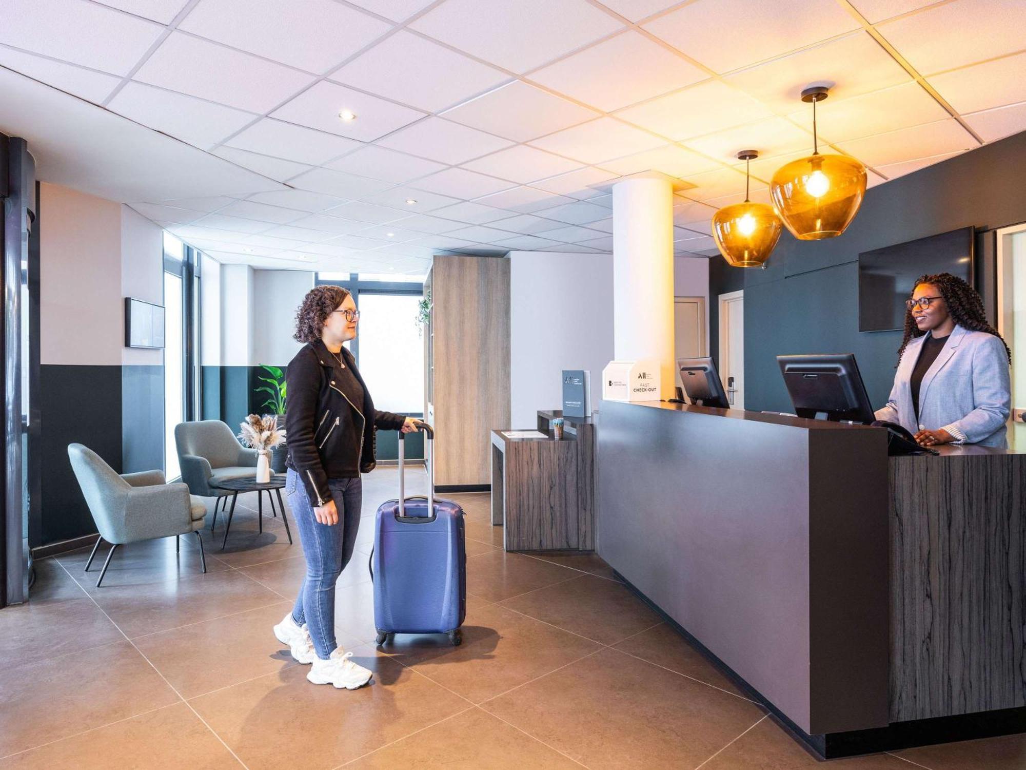 Ibis Styles Brussels Centre Stéphanie Hotel 3*